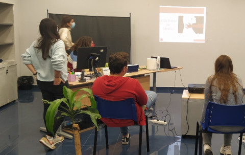 Las personas atendidas por Azarbe realizan actividades de sensibilización con motivo del Día de la Eliminación de la Violencia Contra la Mujer